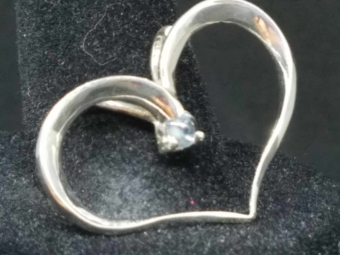 freeform heart pendant with MT Sapphire 1