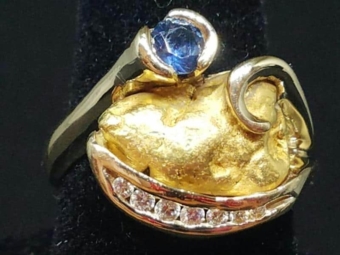 yellow nugget ring with MT Sapphire